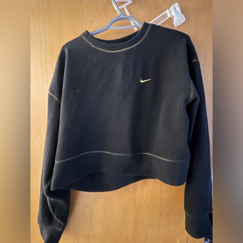 Ladies plush cropped Nike sweatshirt
